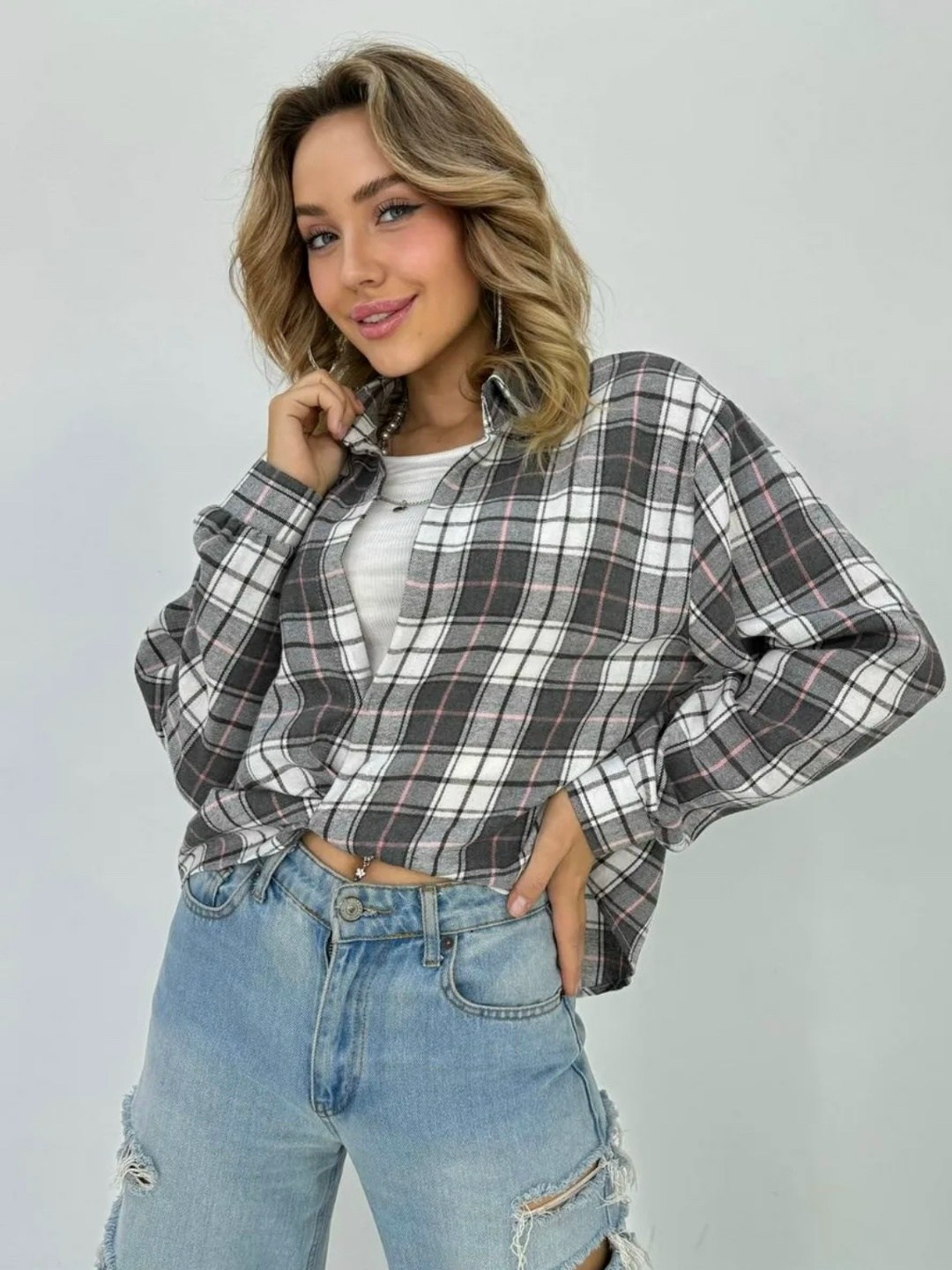 рубашка в клетку оверсайз charming anfeiya,рубашка женская в клетку,рубашка в клетку оверсайз удлиненный just bloom,рубашка в клетку женская оверсайз,рубашка в клетку оверсайз kako govana