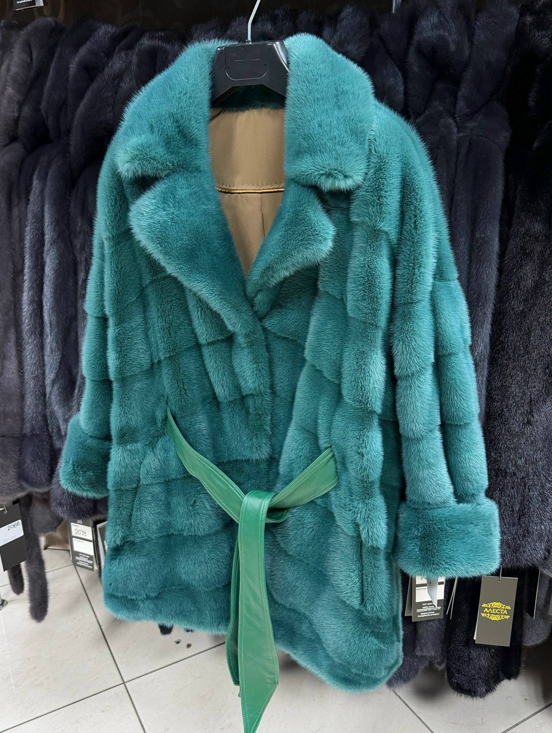 шубка из меха норки,шуба норковая,шуба (норка),женская норковая шуба,зеленая норковая шуба