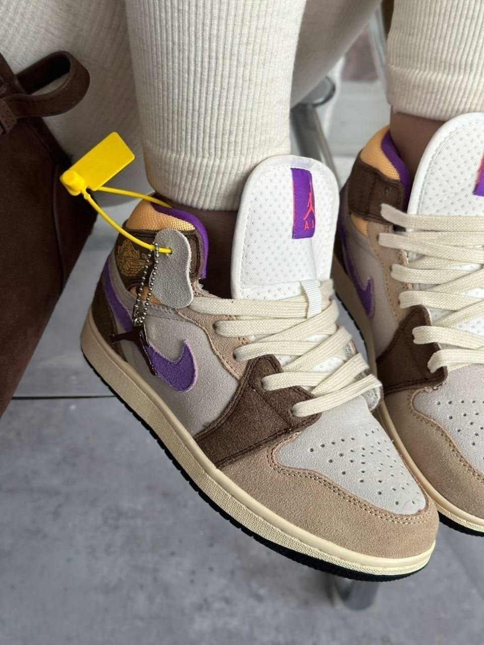 jordan 1 mid se craft taupe haze,nike air jordan 1 mid se,air jordan 1 mid se craft inside out,jordan 1 mid se craft,air jordan 1 low se craft inside out taupe haze