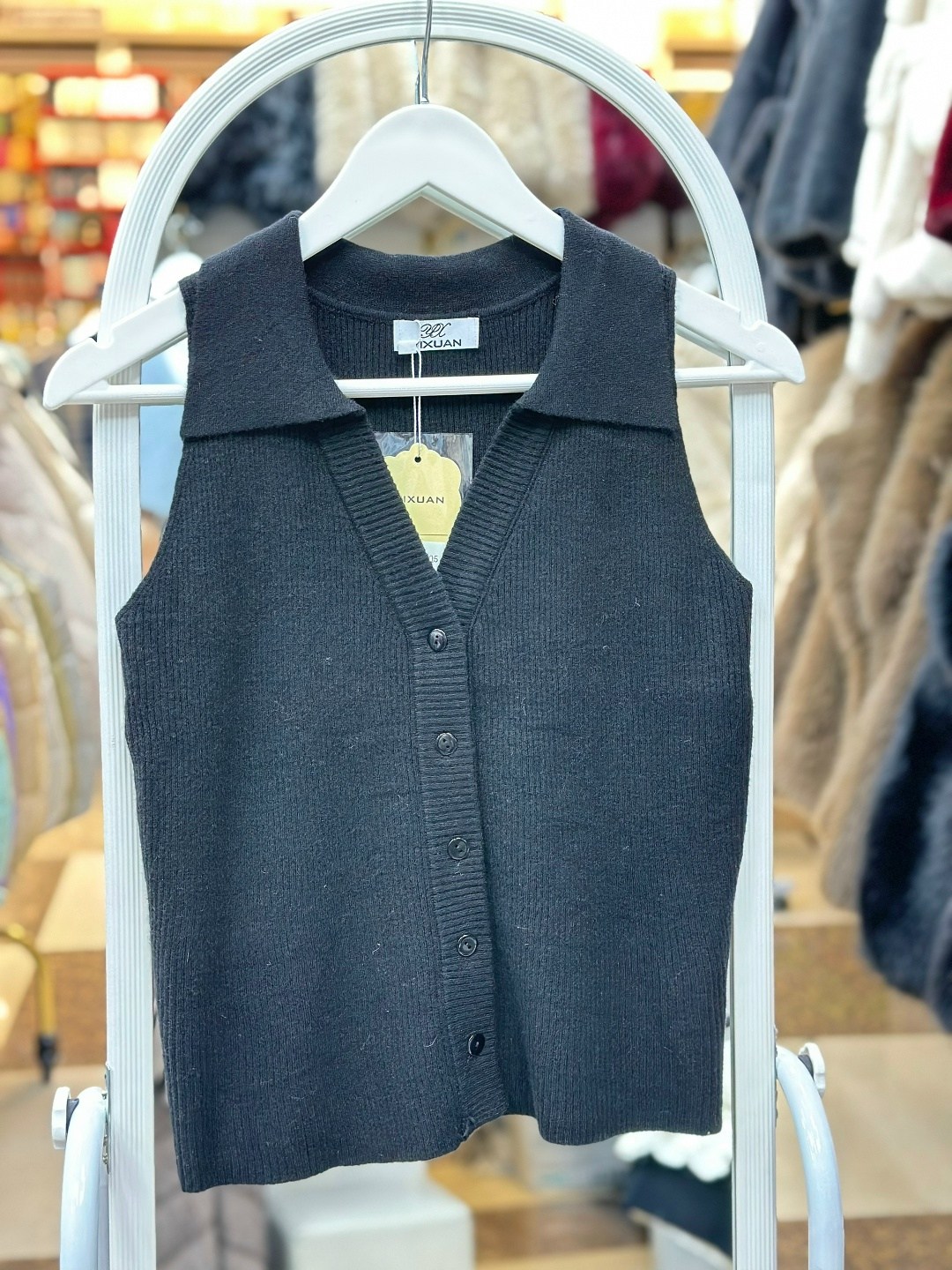 жилетка вязаная,трикотажный жилет,вязаный жилет,вязаная безрукавка,женские жилетки