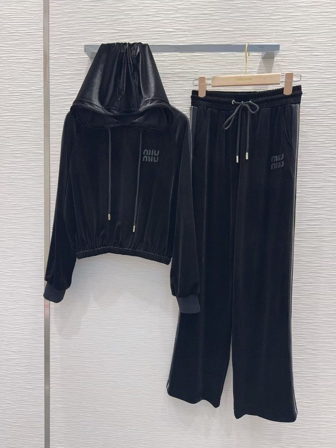 велюровый спортивный костюм,костюм велюровый,женский велюровый костюм,костюм бархатный женский,велюровый спортивный костюм женски