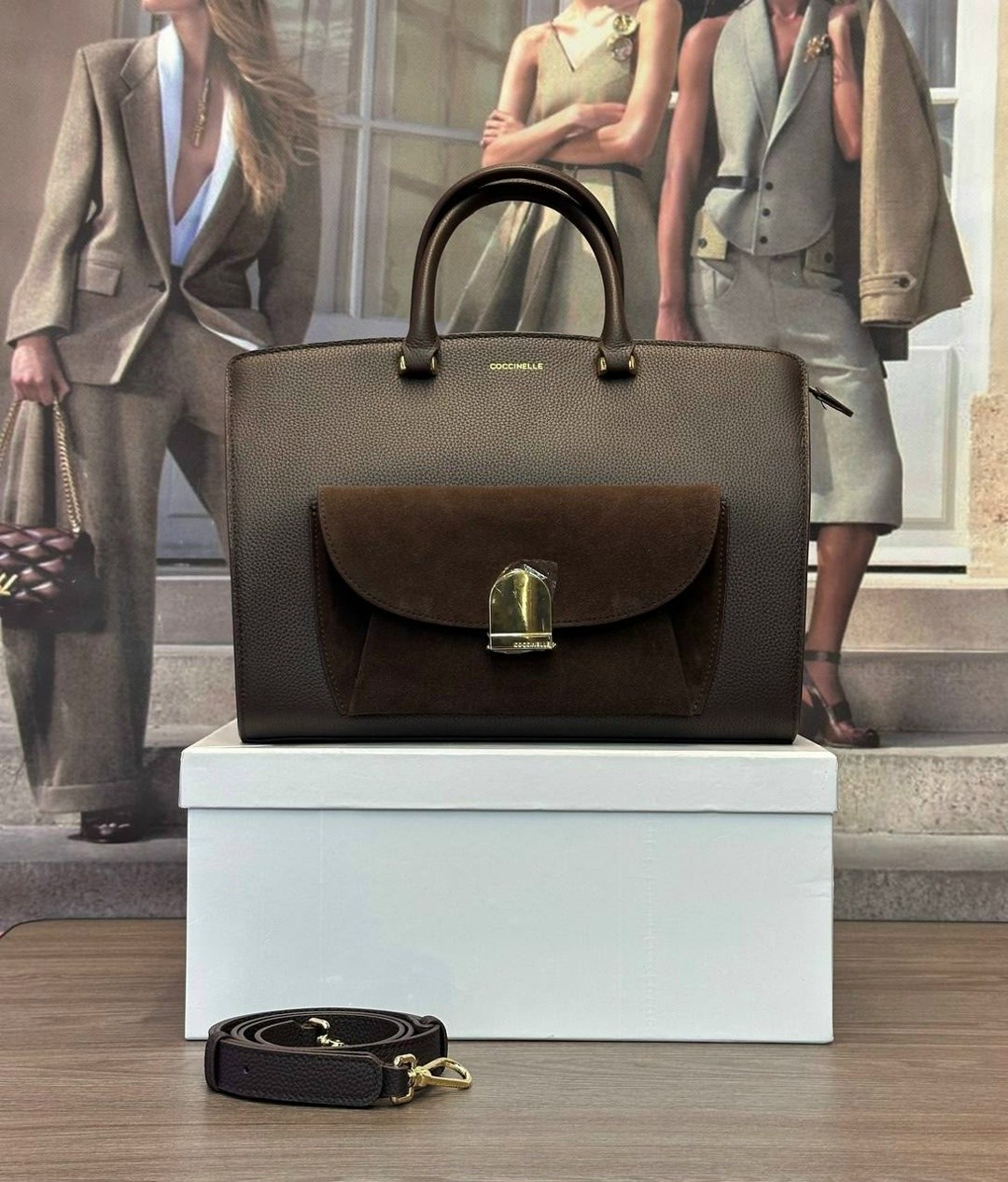 сумка coccinelle,сумка,женская сумка,coccinelle blossom hammered leather handbag black,coccinelle firenze mini сумка