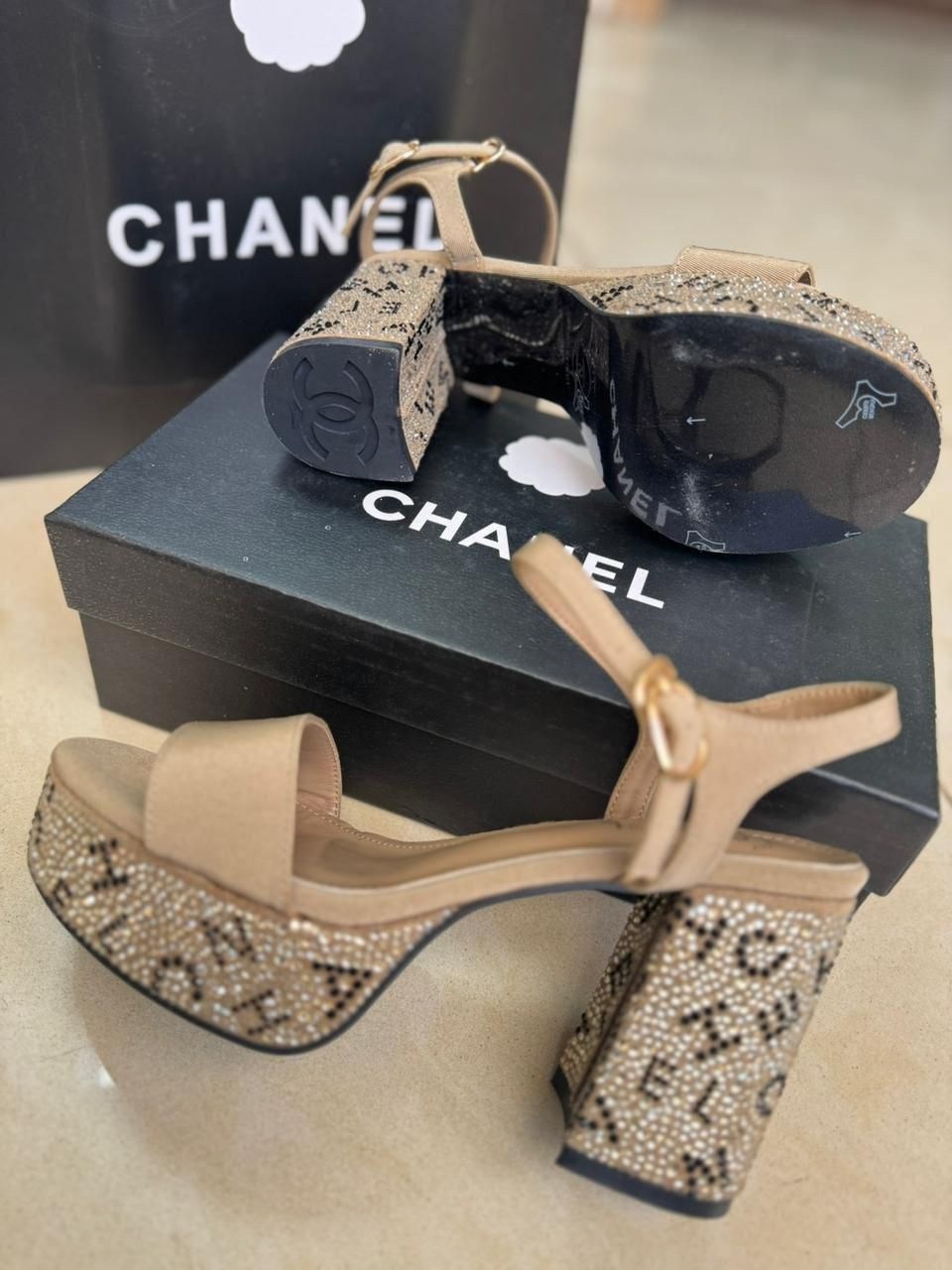 босоножки гуччи женские,босоножки chanel,модные сандалии,босоножки шанель,каблуки на платформе