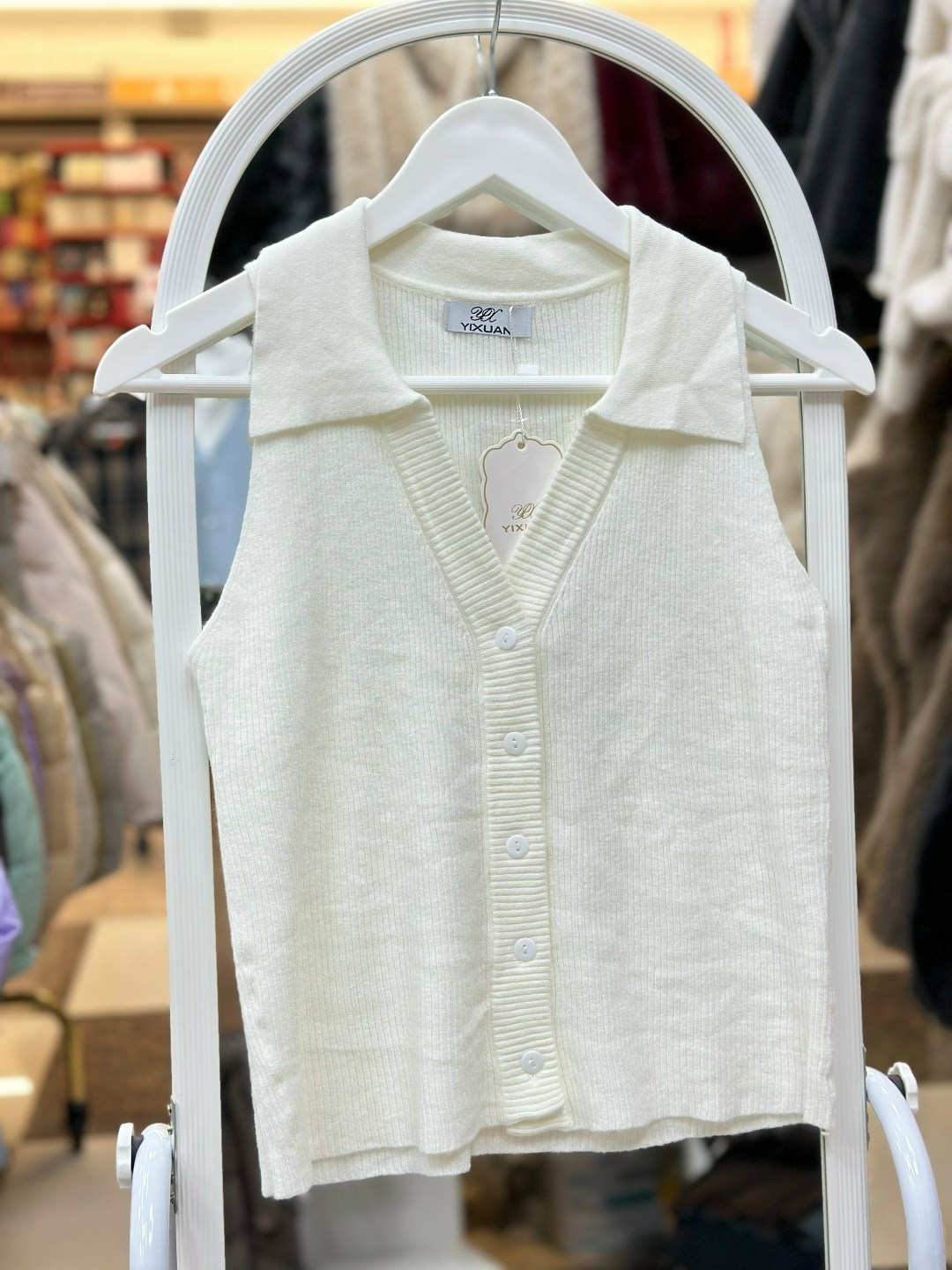 жилетка вязаная,трикотажный жилет,вязаный жилет,вязаная безрукавка,женские жилетки