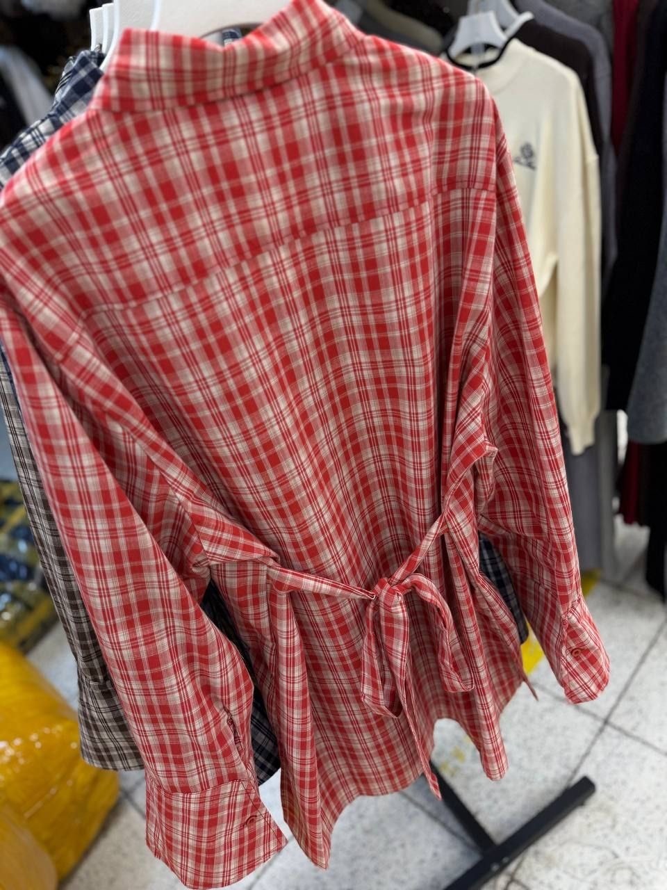 рубашка с длинными рукавами в клетку saint laurent,клетчатая рубашка женская,рубашка женская в клетку,винтажная клетчатая рубашка,рубашка с длинными рукавами в клетку