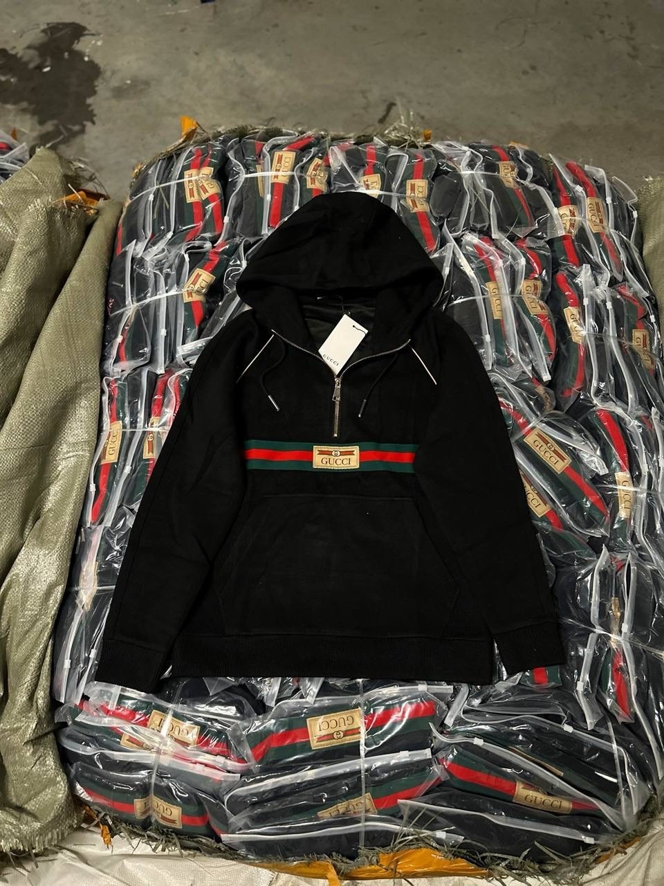 куртка gucci,анорак gucci,gucci hoodie,куртка гуччи,толстовка gucci