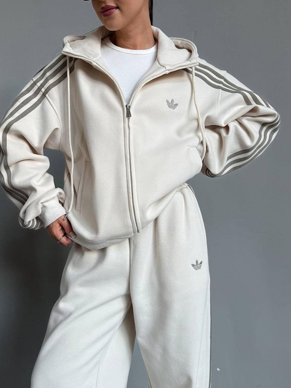 комплект одежды adidas sportswear,костюм спортивный,костюм спортивный adidas sportswear,повседневный костюм,женский костюм