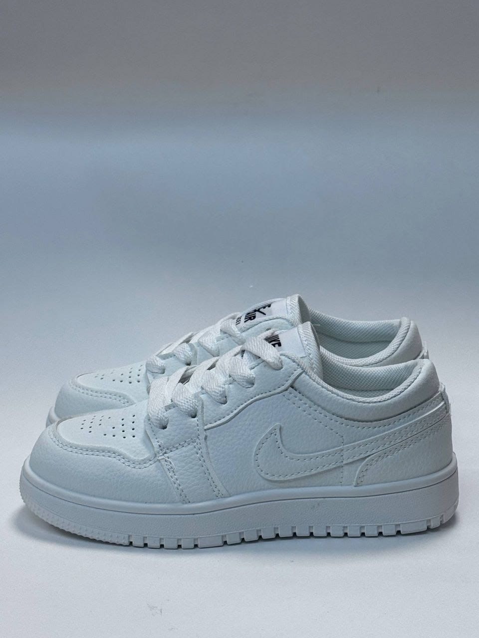 nike air jordan 1 low,air jordan 1 low triple white,air jordan 1 low,кроссовки,кроссовки nike air jordan 1 low