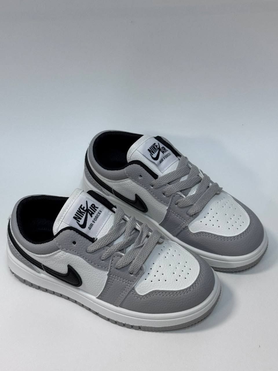 nike air jordan 1 low,air jordan 1 low,jordan 1 low,air jordan 1 low wolf grey dc0774-105,nike air jordan 1