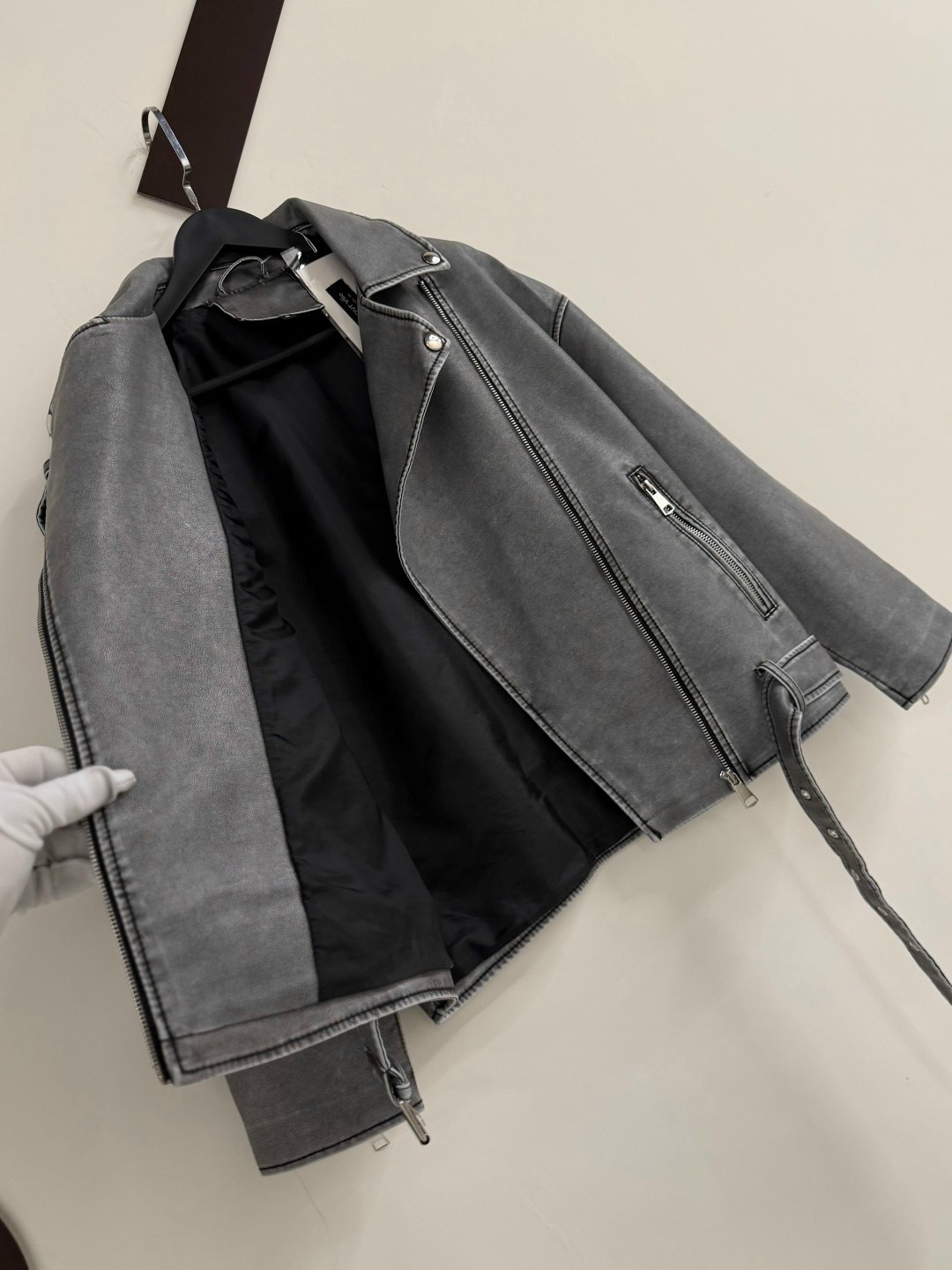 кожаная куртка косуха,женская кожаная куртка косуха,косуха кожаная куртка оверсайз демисезонная,косуха серая винтажная куртка кожаная оверсайз aftfbasic,куртка косуха