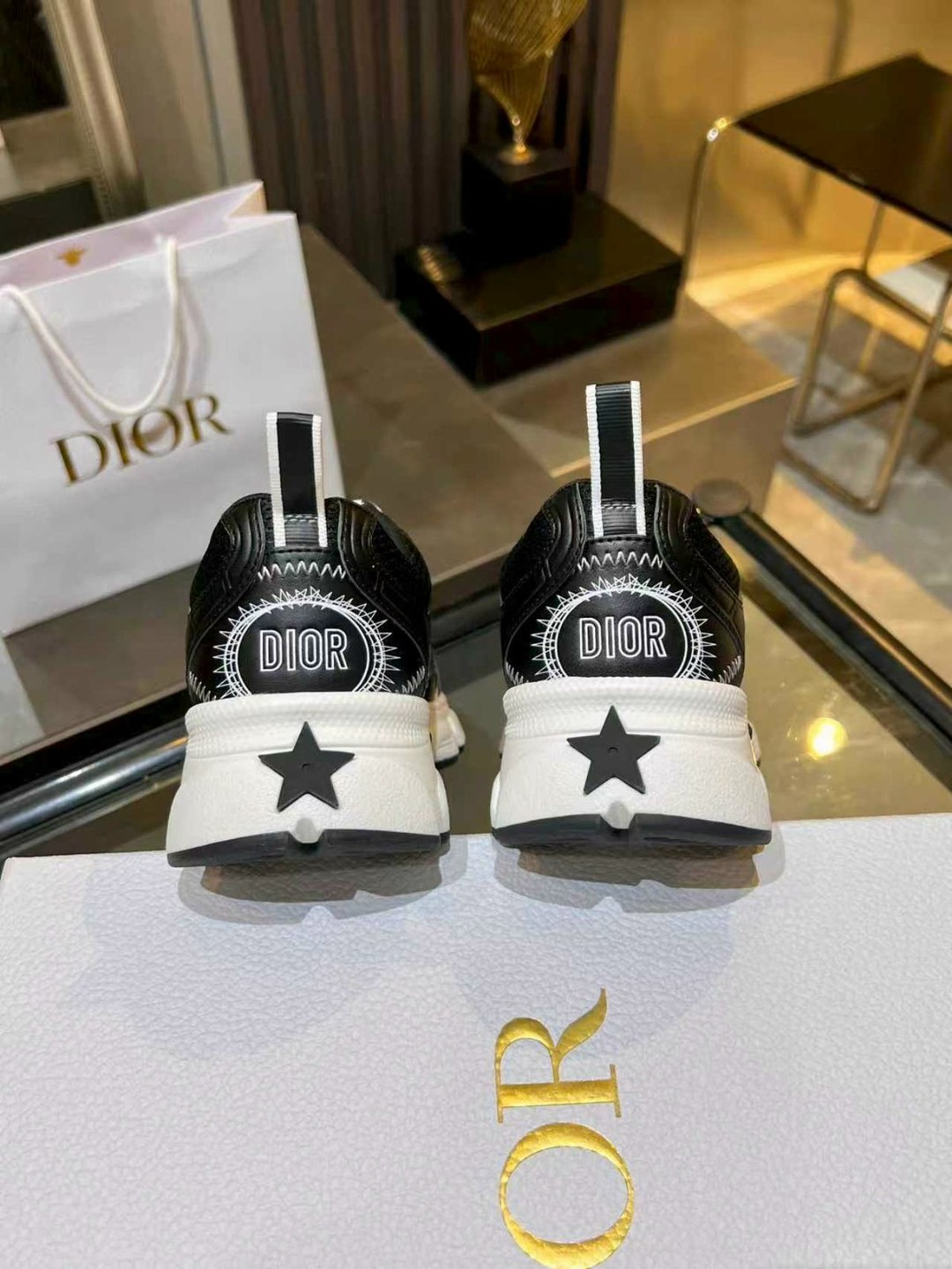 кроссовки dior,кроссовки christian dior,диор кроссовки,кроссовки,женские кроссовки