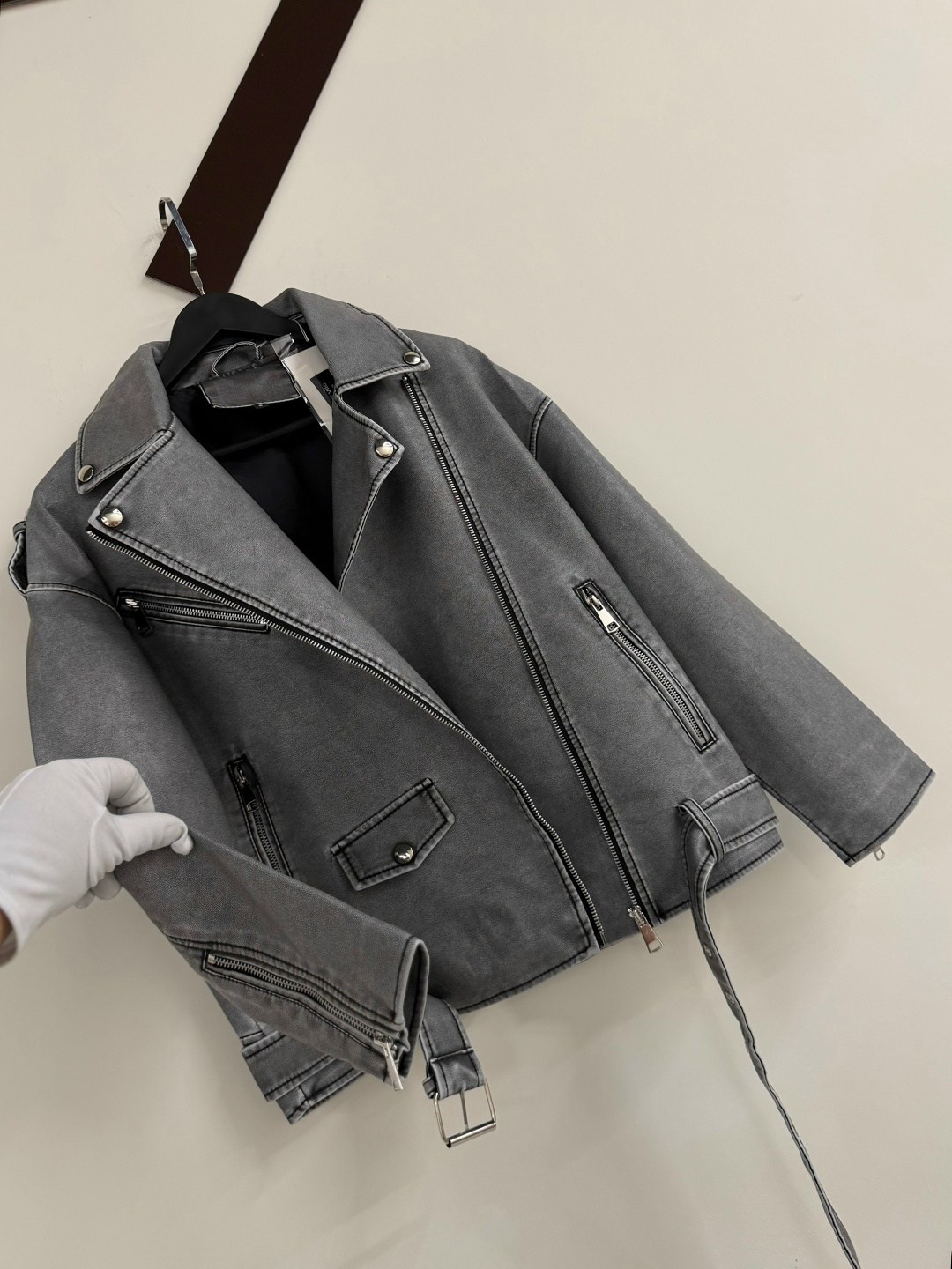 кожаная куртка косуха,женская кожаная куртка косуха,косуха кожаная куртка оверсайз демисезонная,косуха серая винтажная куртка кожаная оверсайз aftfbasic,куртка косуха