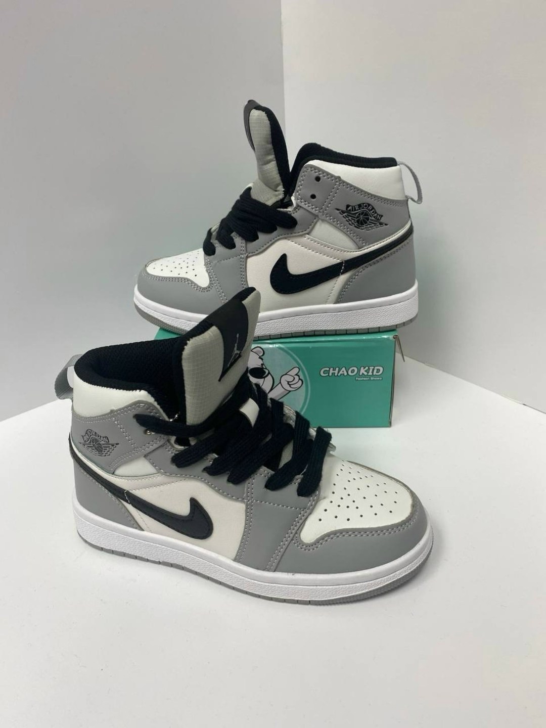 белые кроссовки air jordan 1 mid,кроссовки,детские кроссовки,детские кроссовки nike air jordan,nike air jordan 1 mid