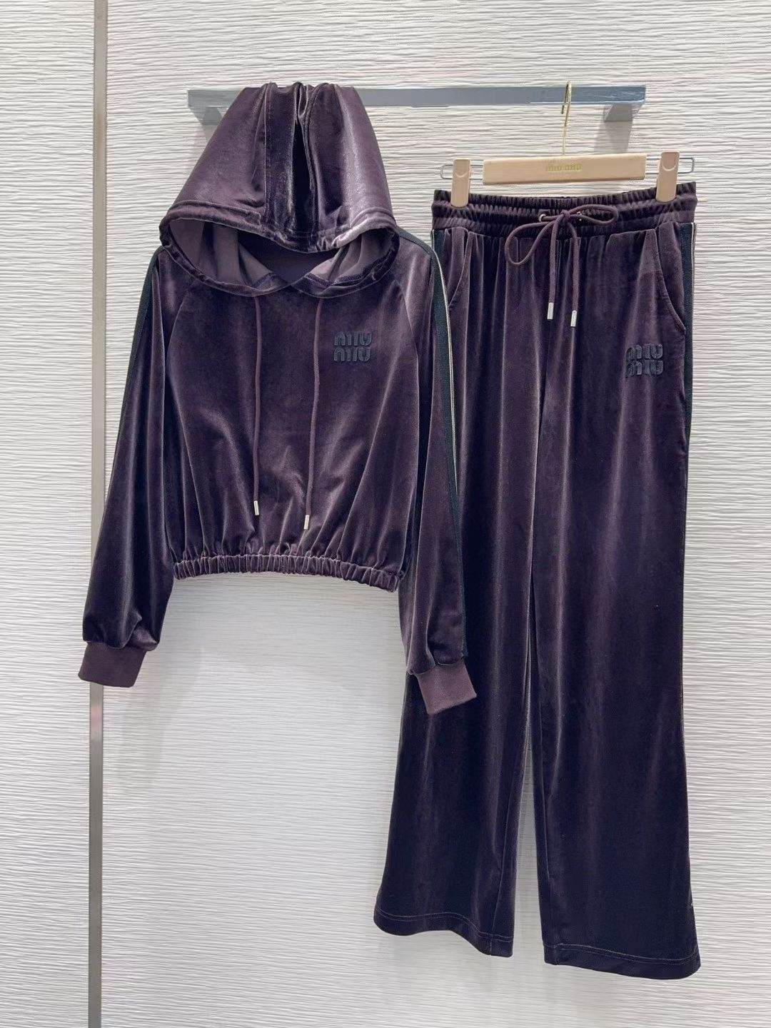 велюровый костюм,женский костюм из велюра с брюками палаццо happy fox,костюм спортивный велюровый,женский костюм из велюра с брюками палаццо happyfox,велюровый женский костюм