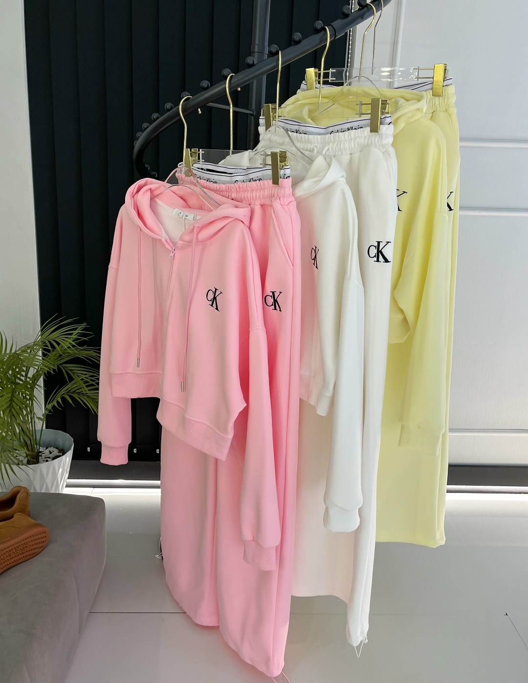 спортивные костюмы двойка,спортивный костюм двойка sporty&rich w suits,спортивный костюм,спортивные костюмы на флисе,костюм на флисе