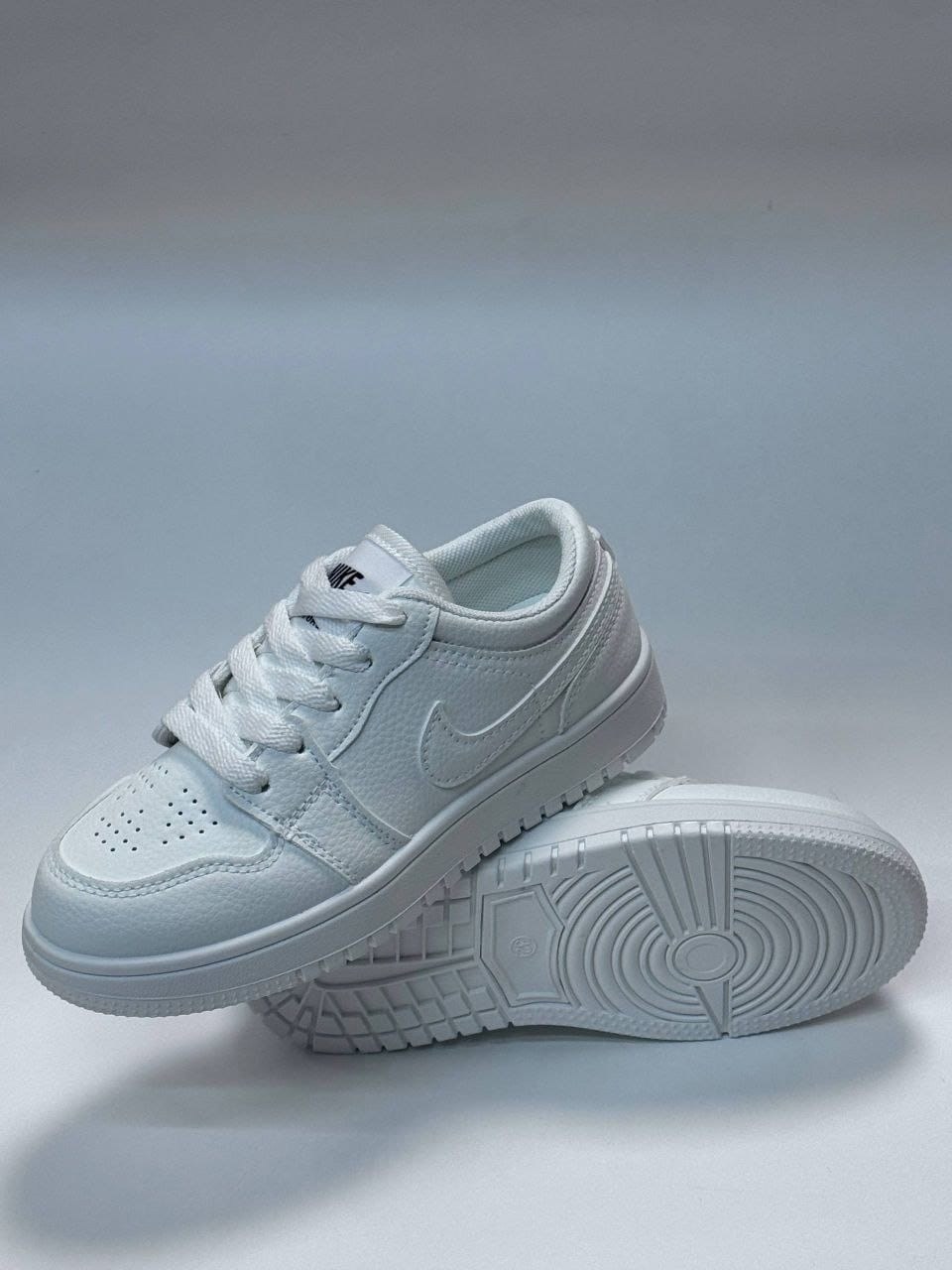 nike air jordan 1 low,air jordan 1 low triple white,air jordan 1 low,кроссовки,кроссовки nike air jordan 1 low