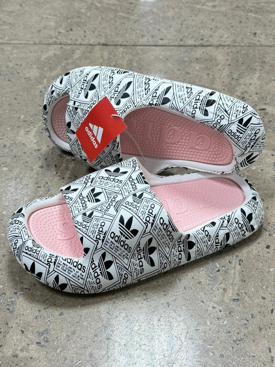 шлепанцы adidas adilette comfort,,adidas adilette comfort slides,шлепанцы adidas,шлепанцы женские