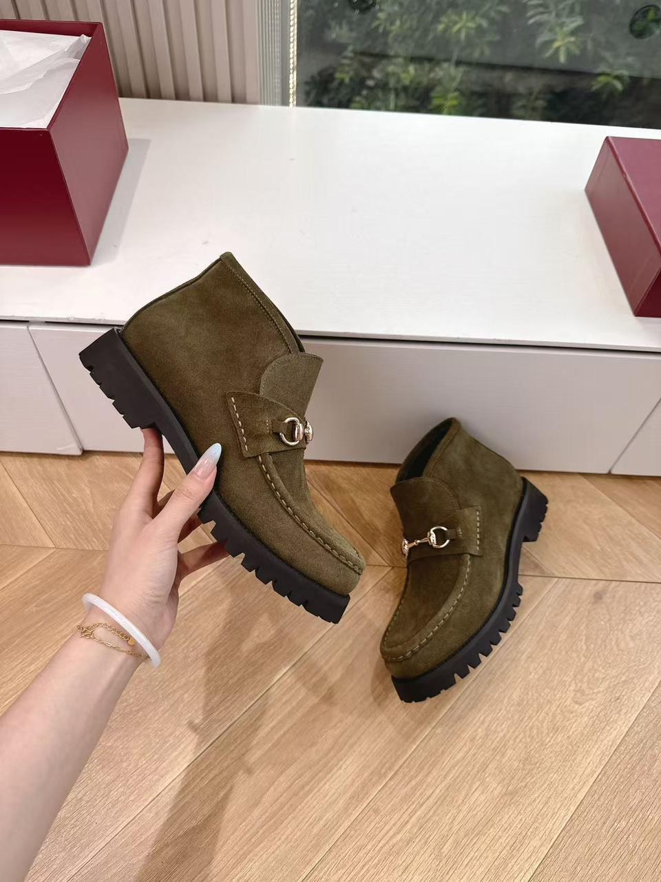 ботинки gucci,лоферы gucci,женские лоферы gucci,лоферы замшевые,женские замшевые черные ботинки gucci