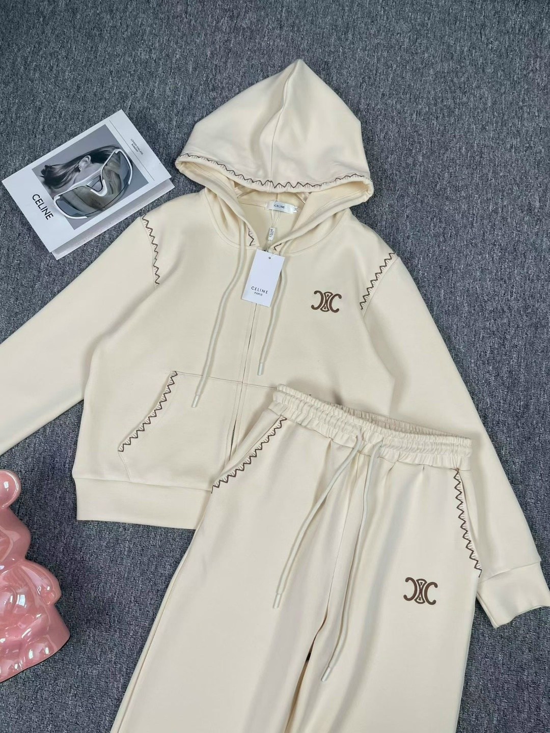 стильные костюмы,женский костюм,loro piana женский бежевый костюм premium,костюм спортивный,спортивный костюм женский