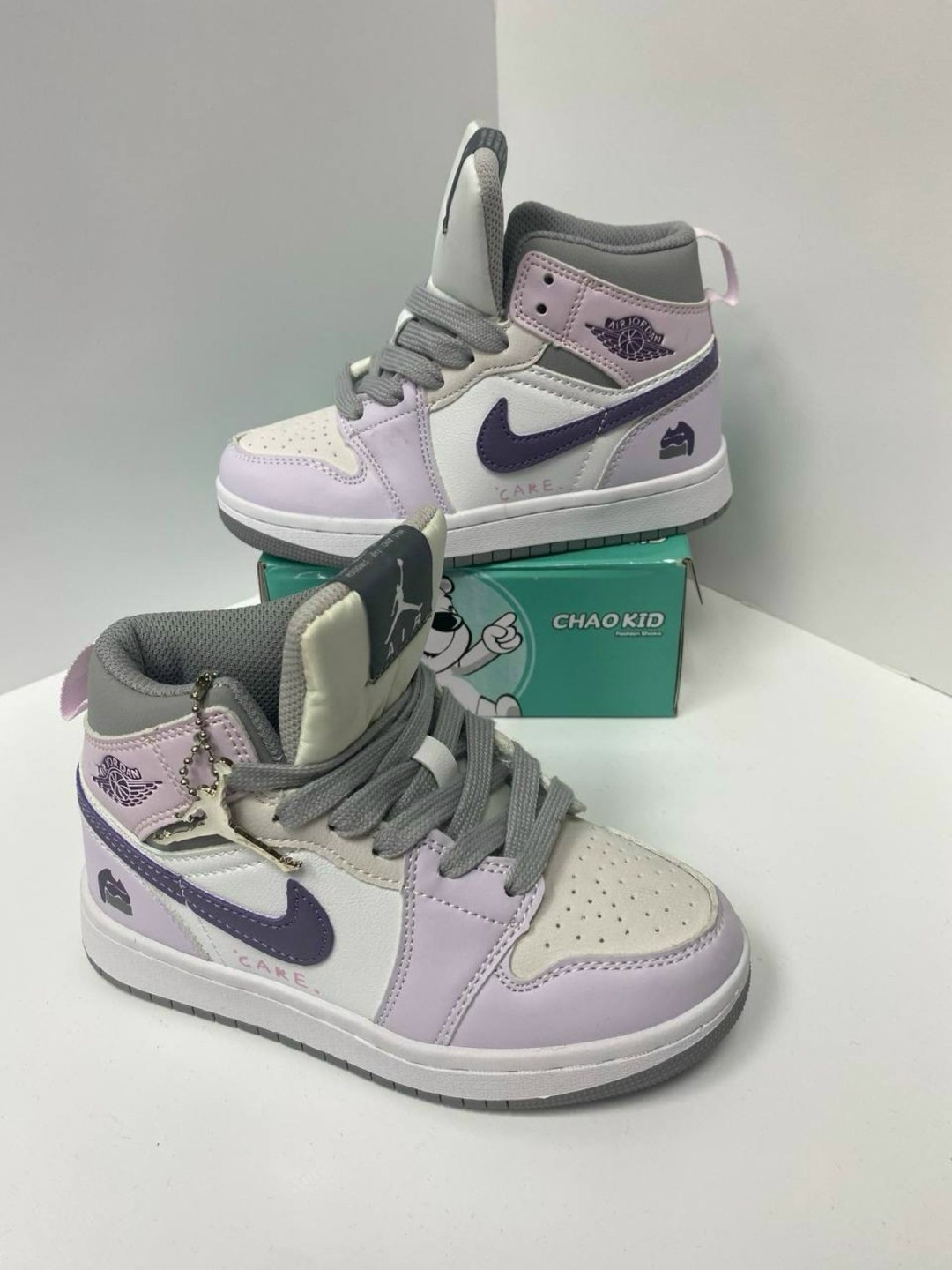 белые кроссовки air jordan 1 mid,кроссовки,детские кроссовки,детские кроссовки nike air jordan,nike air jordan 1 mid