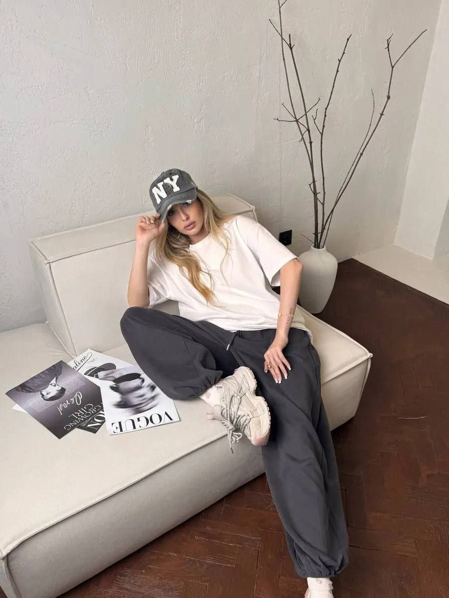 белая футболка оверсайз,футболки женская оверсайз,футболка оверсайз,широкие брюки,одежда повседневная