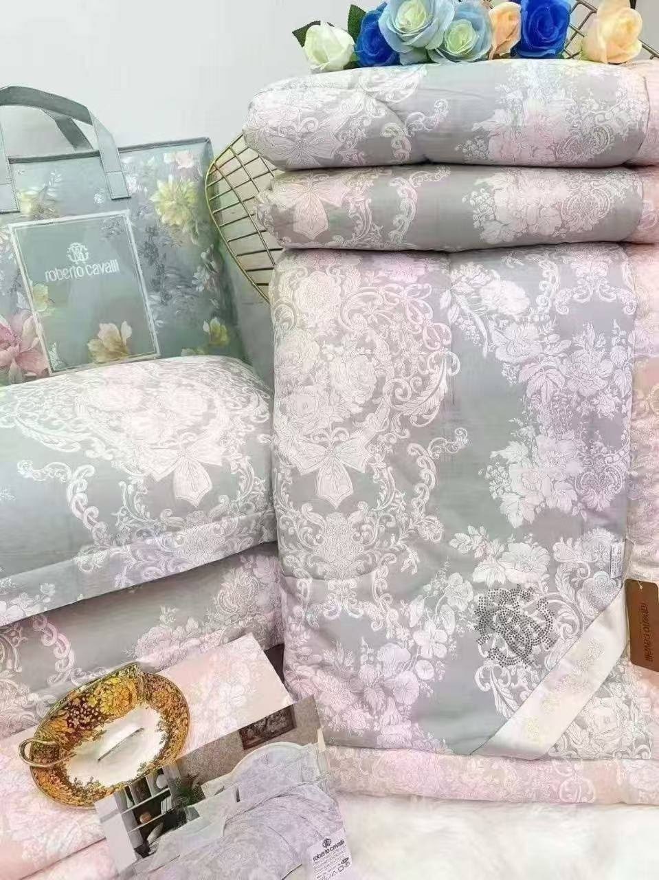комплект постельного белья с одеялом santfair,комплект постельного белья с готовыми одеялами,постельное бельё с одеялом roberto cavalli,комплекты постельного белья roberto cavalli,комплект постельного