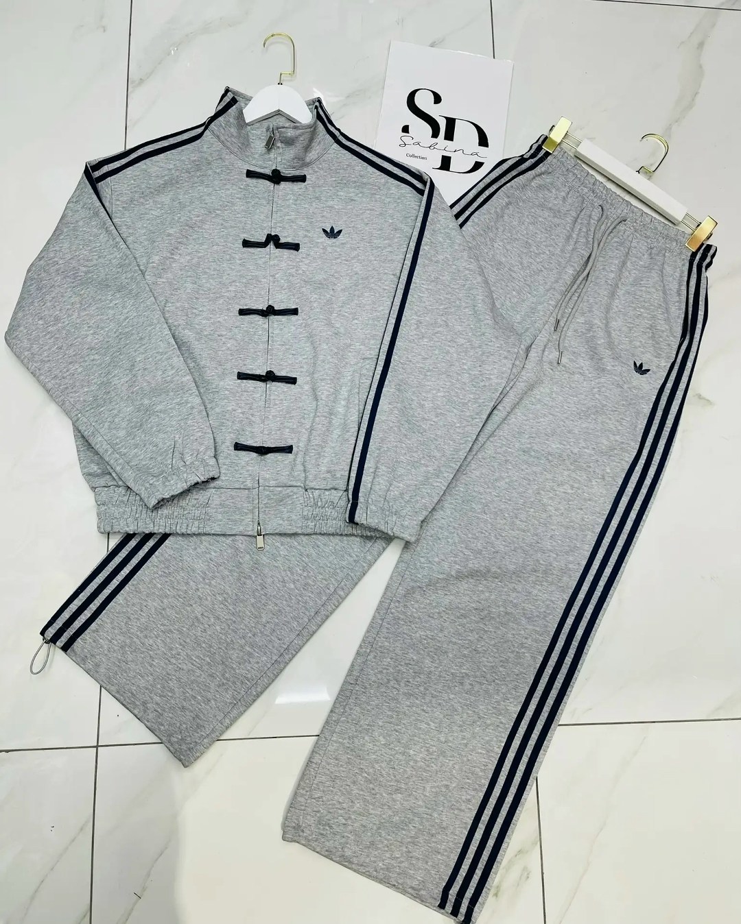 костюм спортивный,женский спортивный костюм,женский костюм,одежда спортивная,женский спортивный костюм adidas