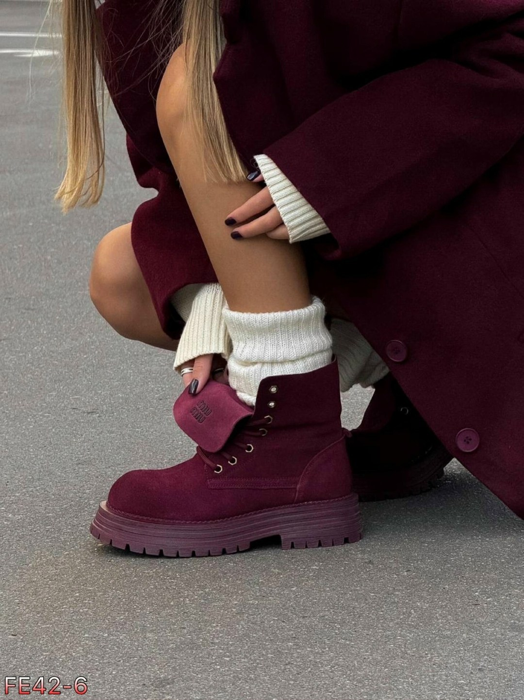 ботинки miu miu с отворотами,ботинки miu miu,ботинки замшевые miu miu,ботинки женские тимберленды,стильные бежевые ботинки