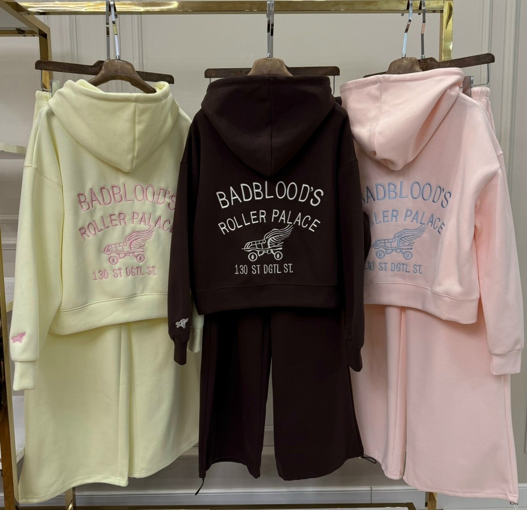 костюм женский,light pink zip up hoodie,костюм спортивный,костюм розовый,толстовка