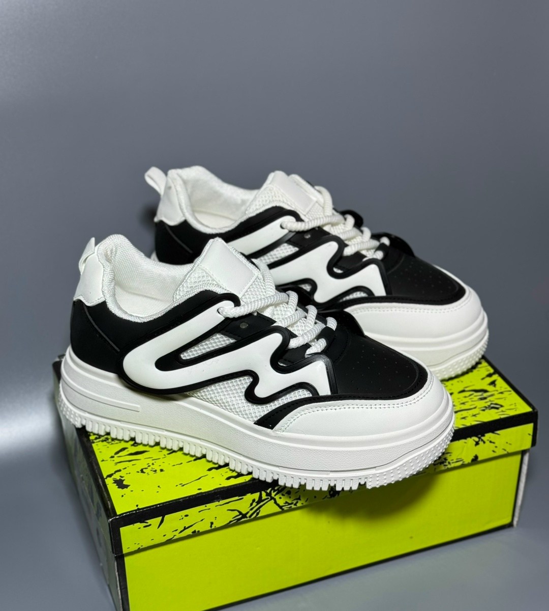 кроссовки женскиe,модные кроссовки,кроссовки для женщин,кроссовки на толстой подошве,повседневные кроссовки