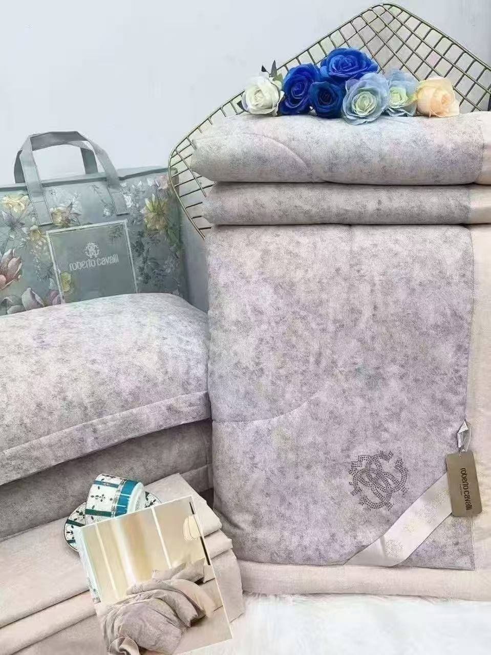 комплект постельного белья с одеялом santfair,комплект постельного белья с готовыми одеялами,постельное бельё с одеялом roberto cavalli,комплекты постельного белья roberto cavalli,комплект постельного