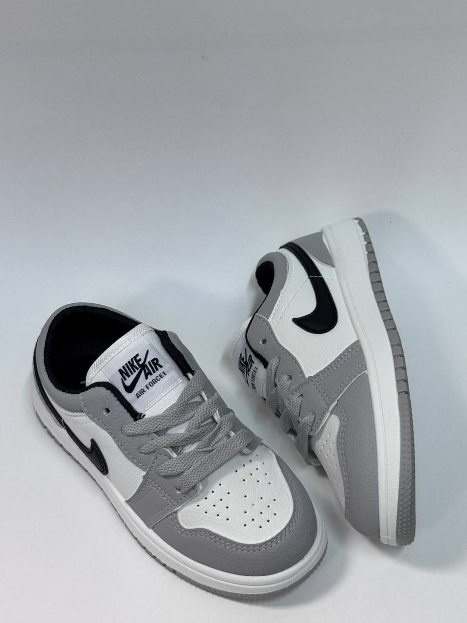nike air jordan 1 low,air jordan 1 low,jordan 1 low,air jordan 1 low wolf grey dc0774-105,nike air jordan 1