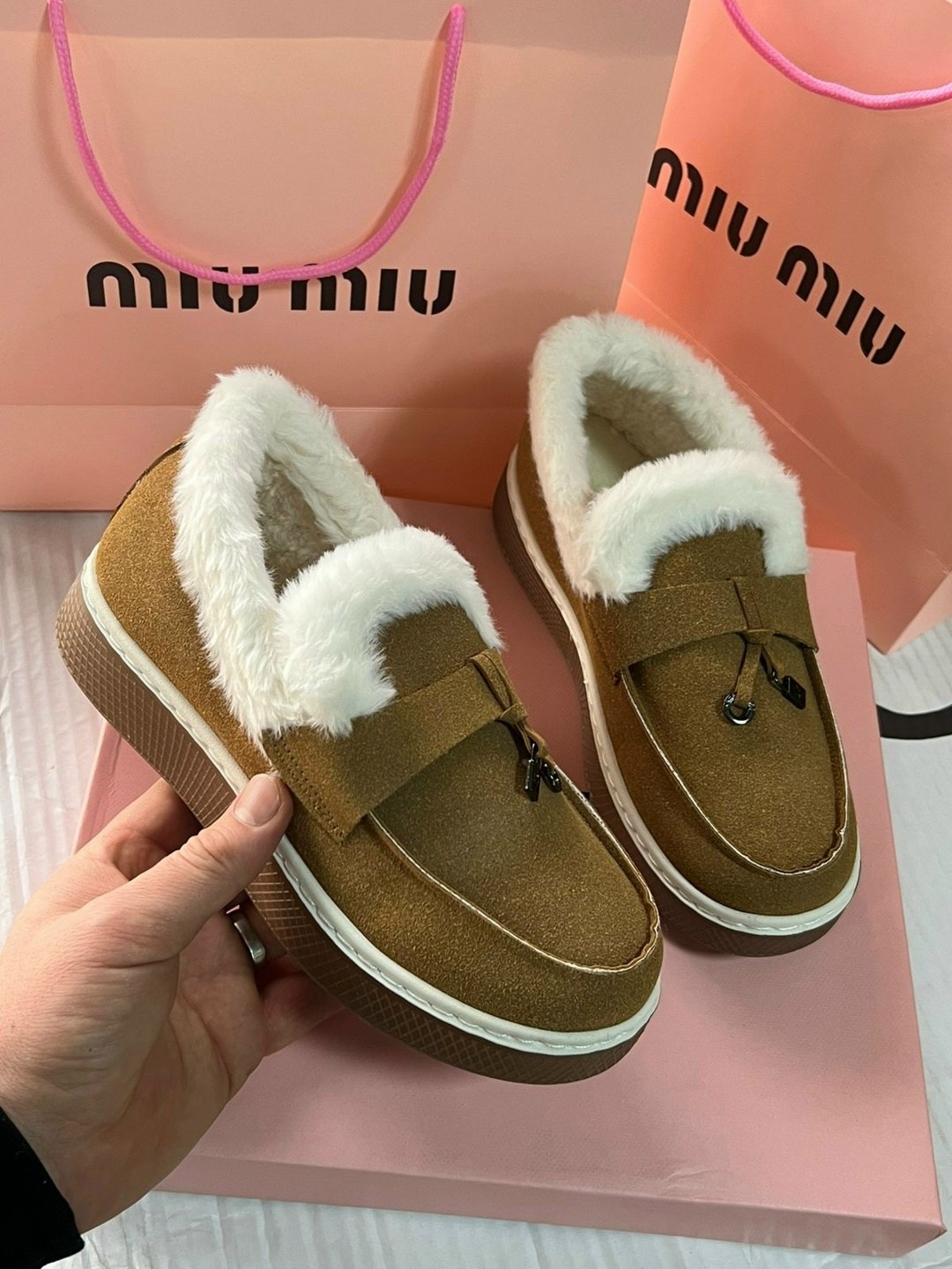 ,лоферы зимние женские,лоферы женские с мехом,туфли-лоферы женские prada a131233 замшевые зимние с мехом коричневые,лоферы prada