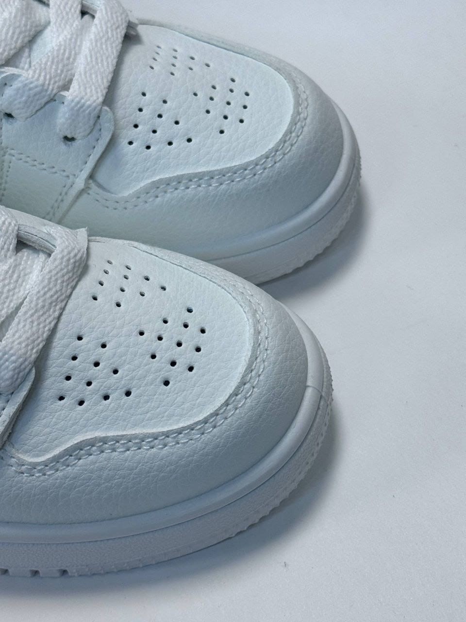 nike air jordan 1 low,air jordan 1 low triple white,air jordan 1 low,кроссовки,кроссовки nike air jordan 1 low