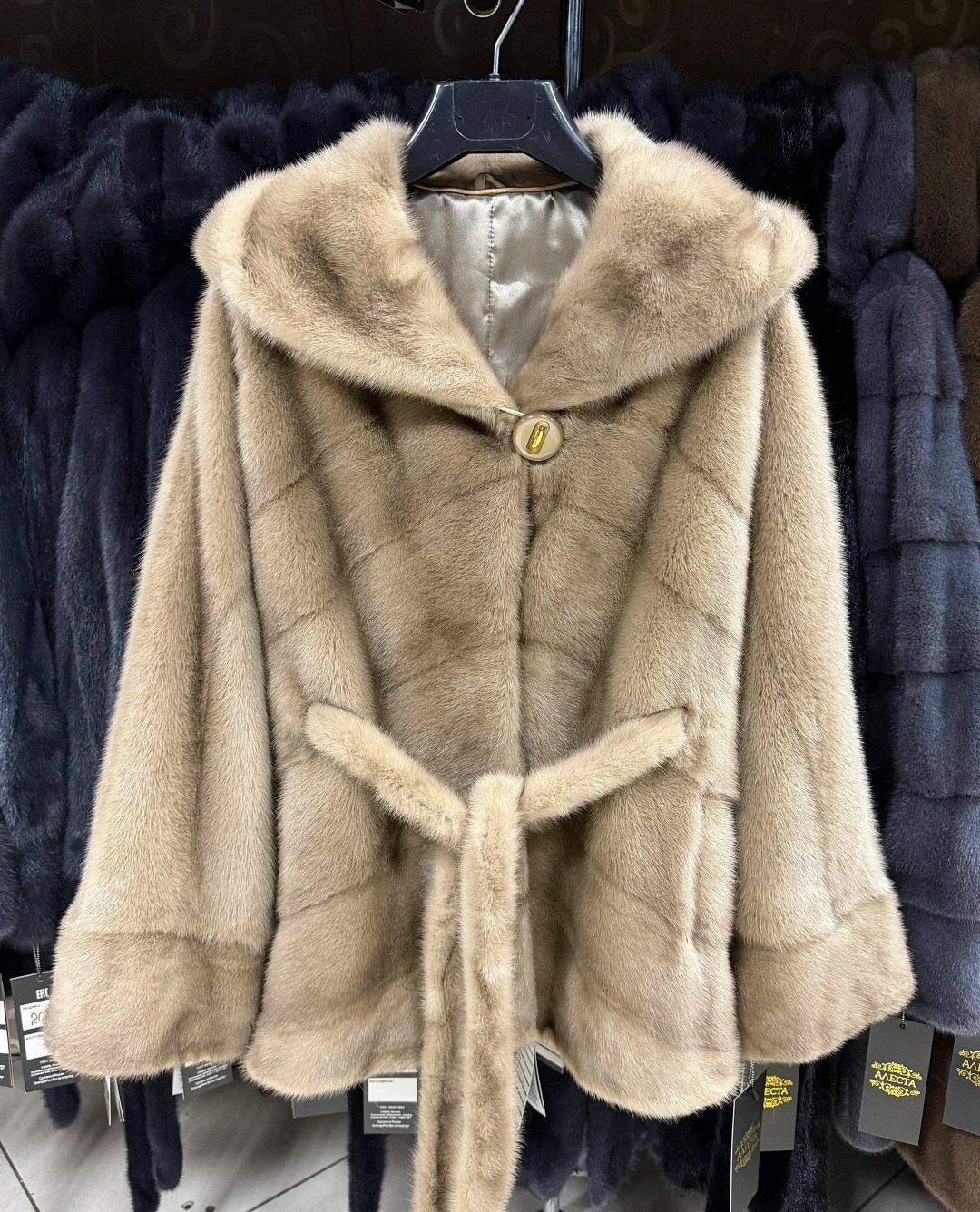 норковые шубы,шуба,норковая шуба летучая мышь,шуба летучая мышь с капюшоном,шуба из норки с капюшоном