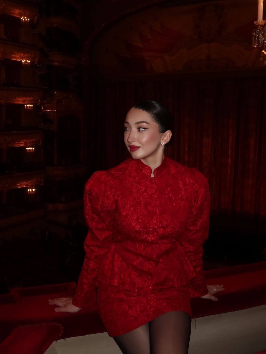 ерке есмахан,ерке есмахан оперный театр la scala,популярная казахстанская исполнительница ерке есмахан,беременная ерке есмахан восхитила нарядом в итальянском "la scala",популярная казахстанская певиц