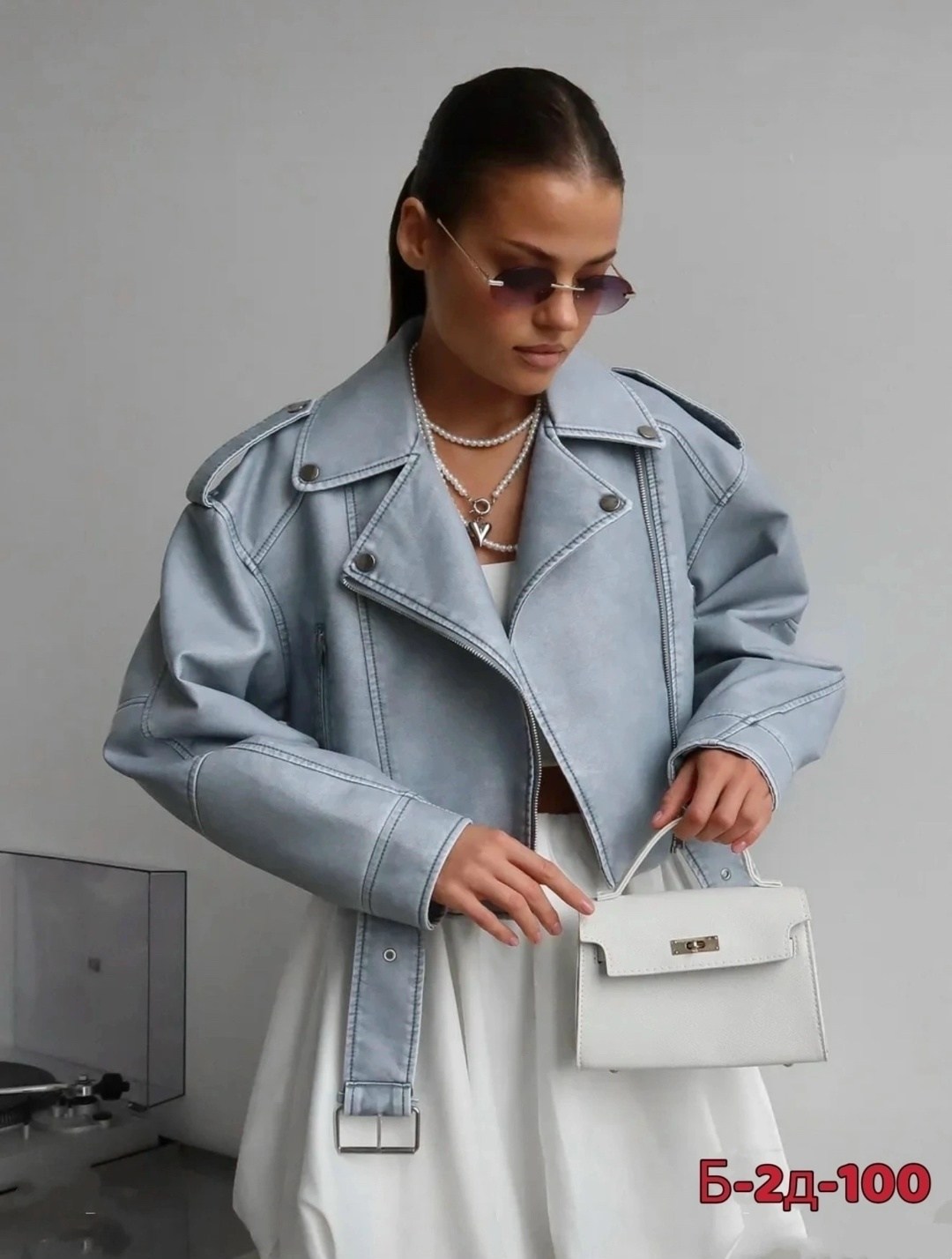 косуха оверсайз,косуха кожаная куртка весенняя оверсайз the royal fashion,куртка косуха,куртка косуха модная,косуха винтажная оверсайз кожаная куртка голубая