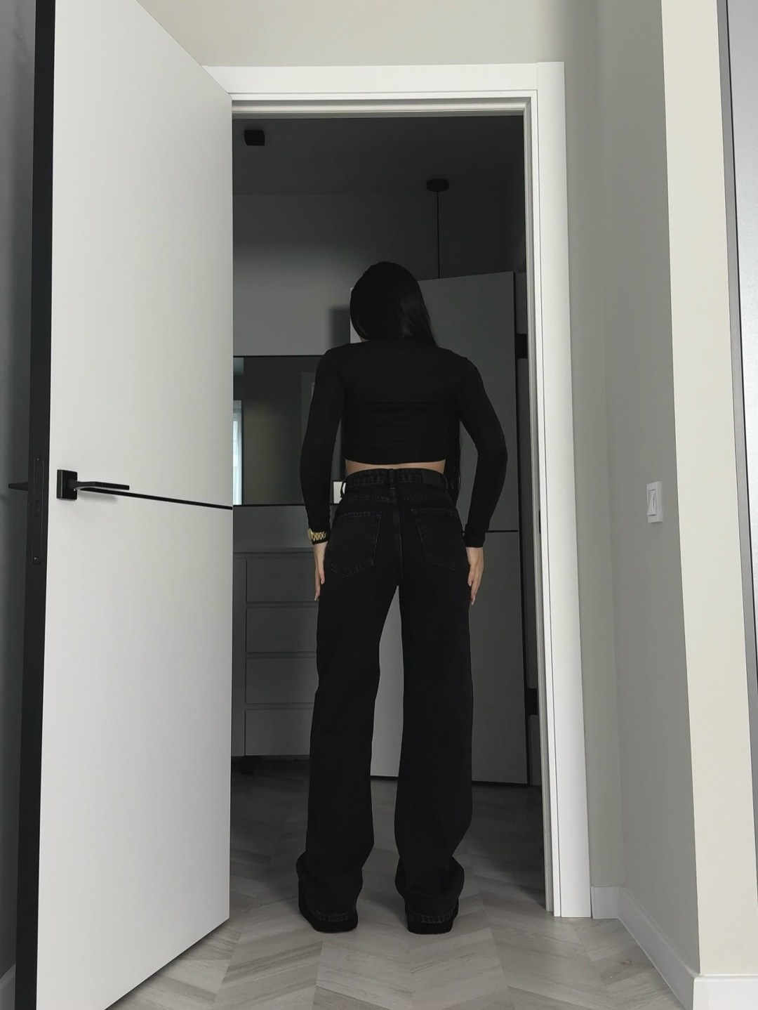 джинсы со стразами,джинсы стразы женские,брюки со стразами,джинсы широкие со стразами,джинсы широкие трубы со стразами