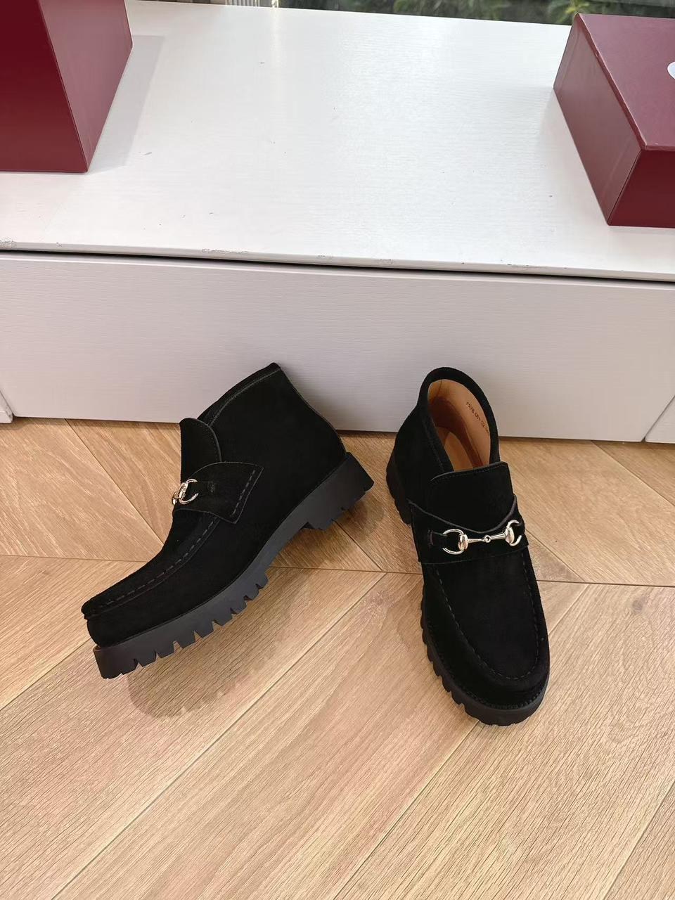 ботинки gucci,лоферы gucci,женские лоферы gucci,лоферы замшевые,женские замшевые черные ботинки gucci