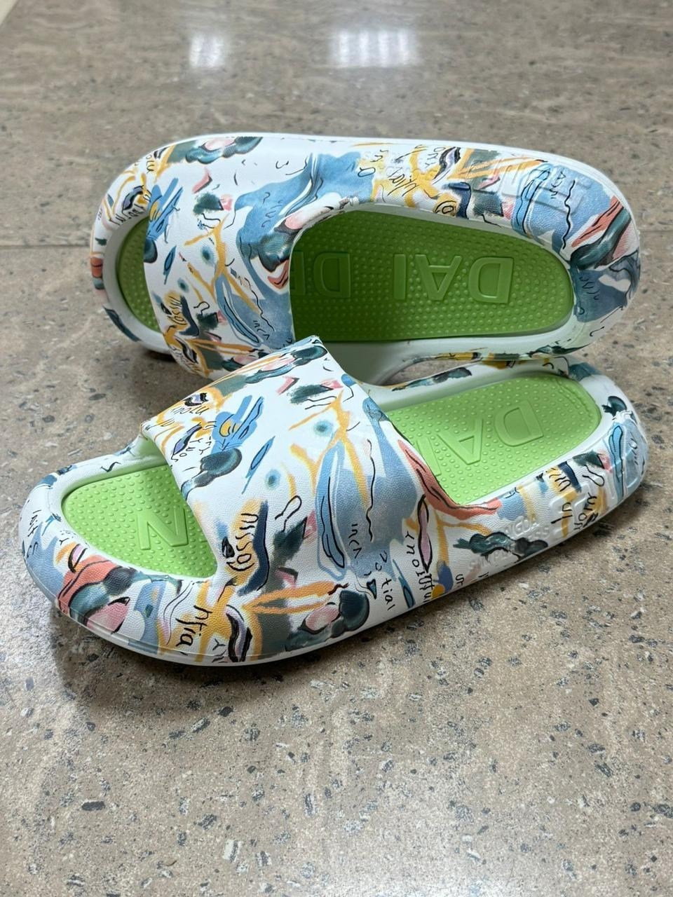 шлепанцы женские,летние тапочки,модные тапочки,пляжная ,шлепанцы модные