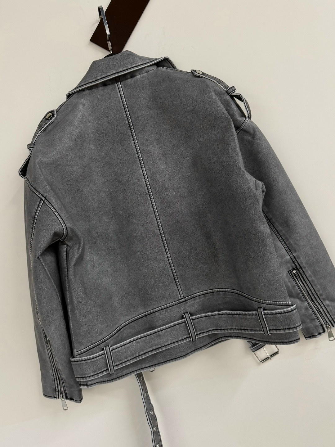 кожаная куртка косуха,женская кожаная куртка косуха,косуха кожаная куртка оверсайз демисезонная,косуха серая винтажная куртка кожаная оверсайз aftfbasic,куртка косуха