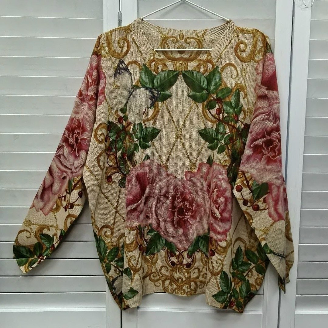 женский свитер с цветочным принтом,женский вязаный свитер с цветочным принтом,свитер с принтом,свитер с принтом вязаный,свитер с узорами