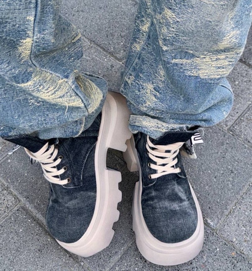 ,женская ,dekherw высокие кеды на шнуровке с конским мехом на толстой подошве черные,повседневная ,джинсовые кроссовки