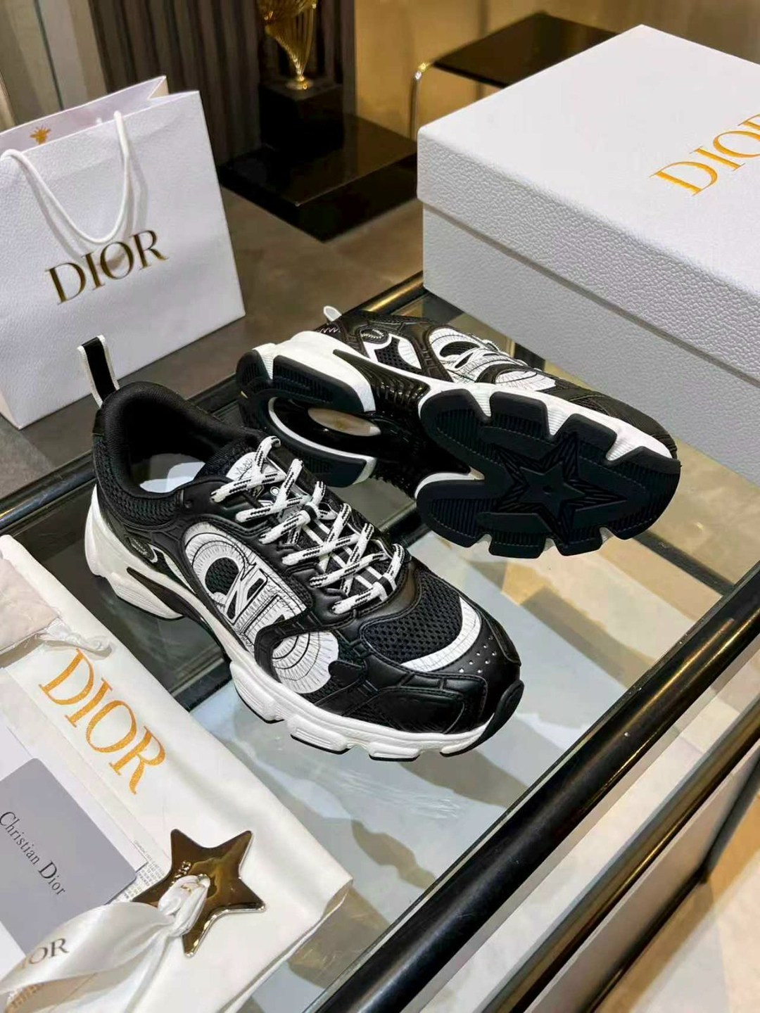 кроссовки dior,кроссовки christian dior,диор кроссовки,кроссовки,женские кроссовки