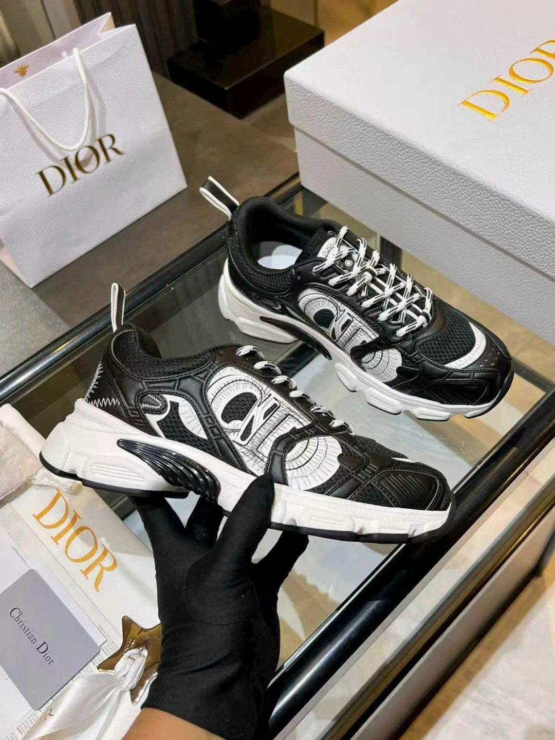 кроссовки dior,кроссовки christian dior,диор кроссовки,кроссовки,женские кроссовки