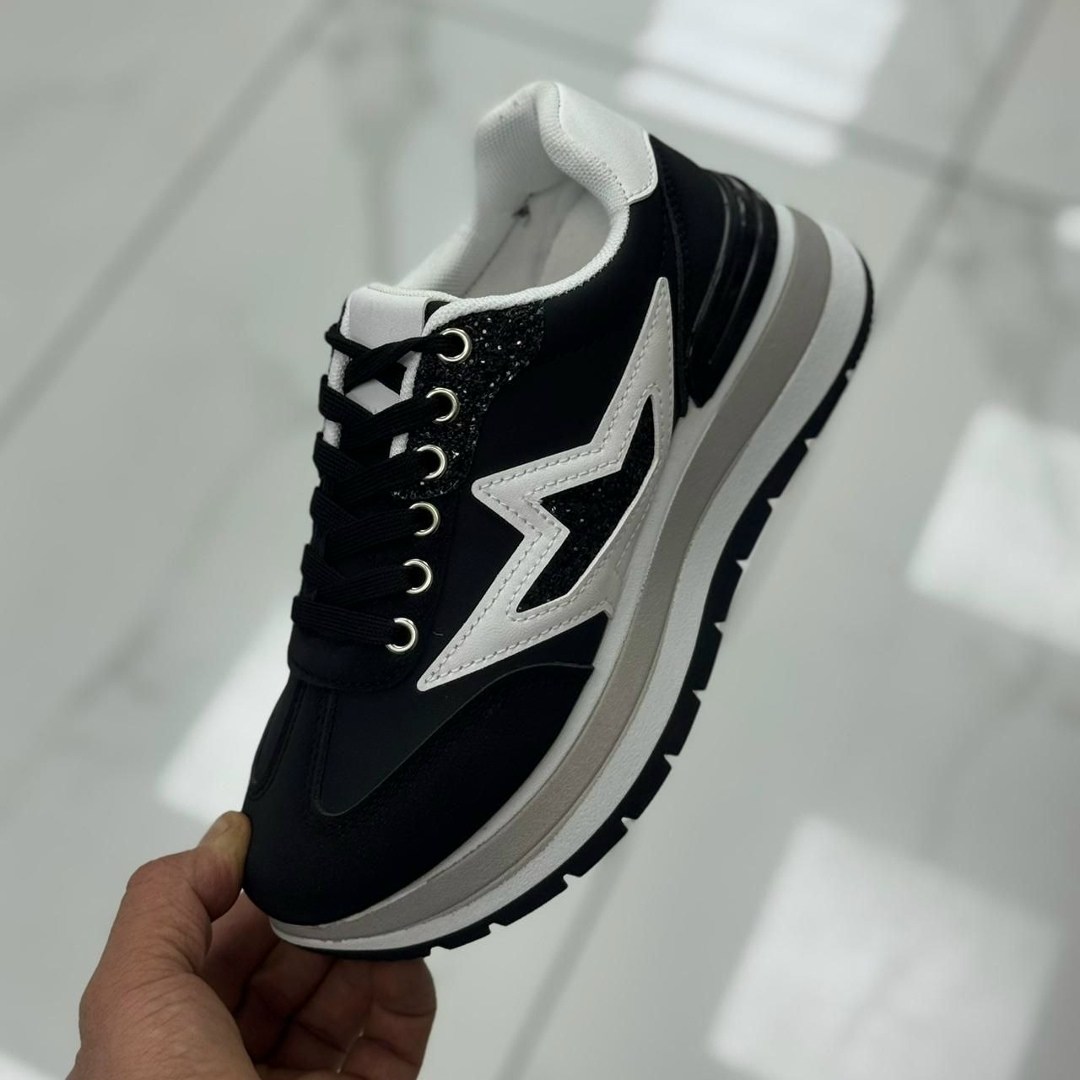 кроссовки женские,,кроссовки ,кроссовки модные, спортивная