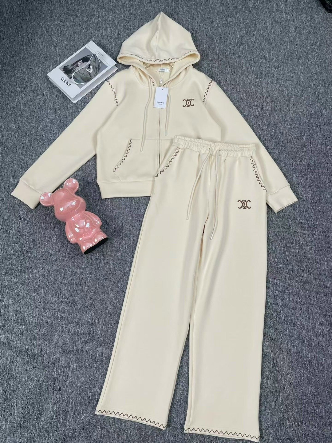 стильные костюмы,женский костюм,loro piana женский бежевый костюм premium,костюм спортивный,спортивный костюм женский