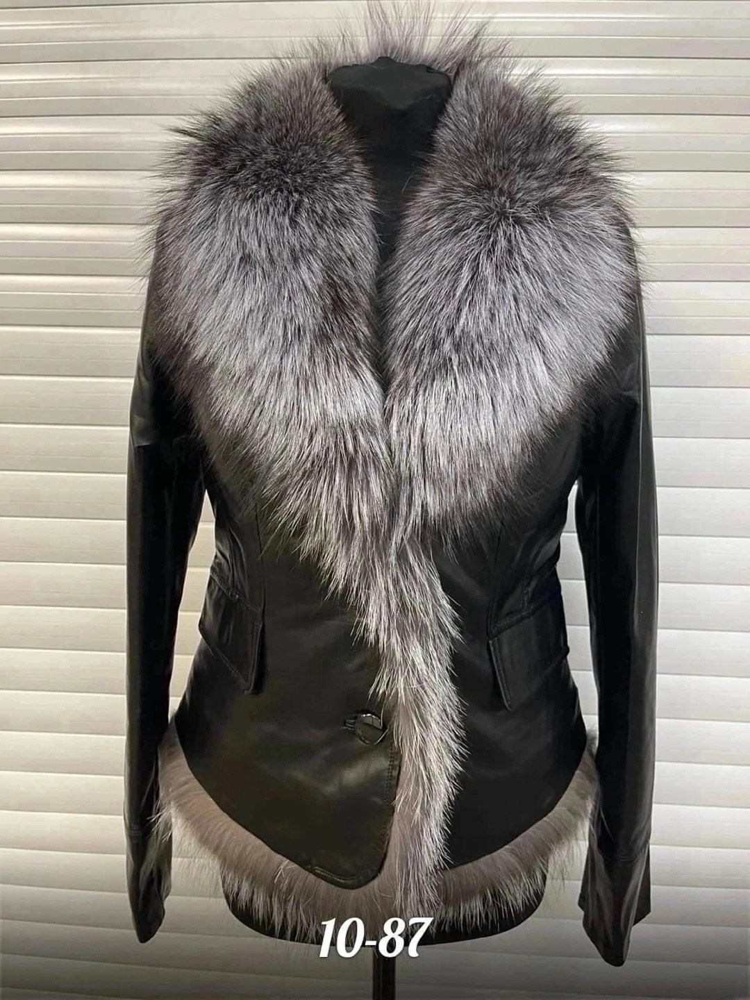 куртка с чернобуркой,куртки из экокожи женские с мехом чернобурки,кожаная куртка с мехом,натуральная кожаная куртка с мехом чернобурки,кожаная куртка с чернобуркой женская