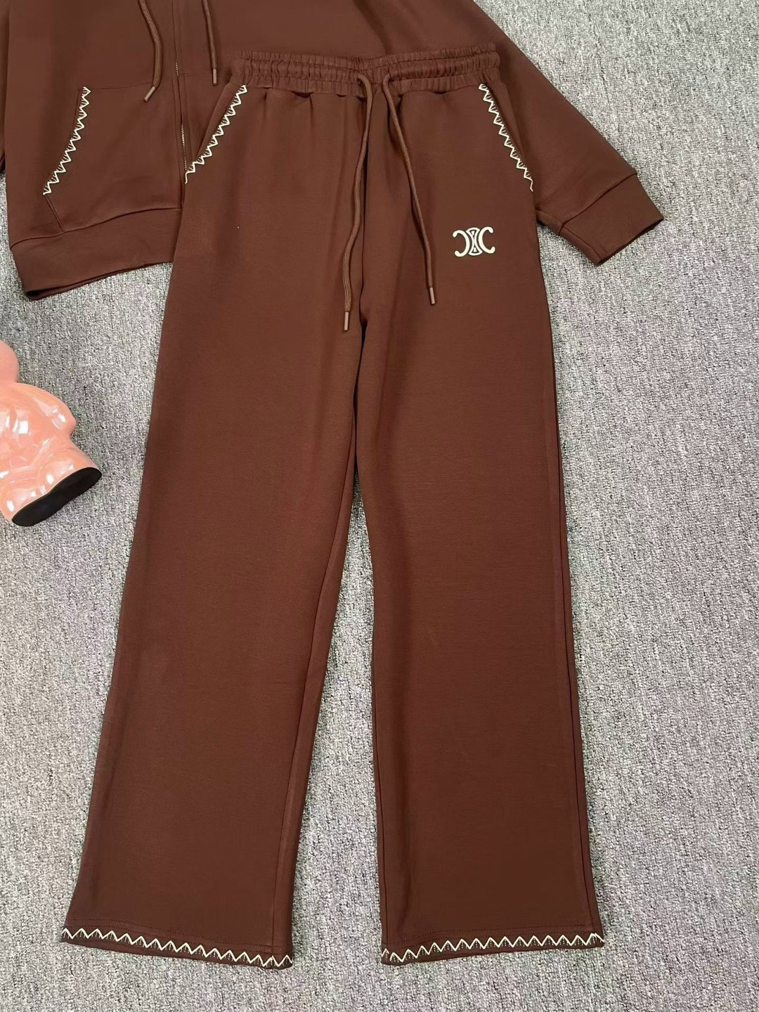 спортивный костюм женский,спортивный костюм,женский костюм,костюм коричневый,костюм двойка женский