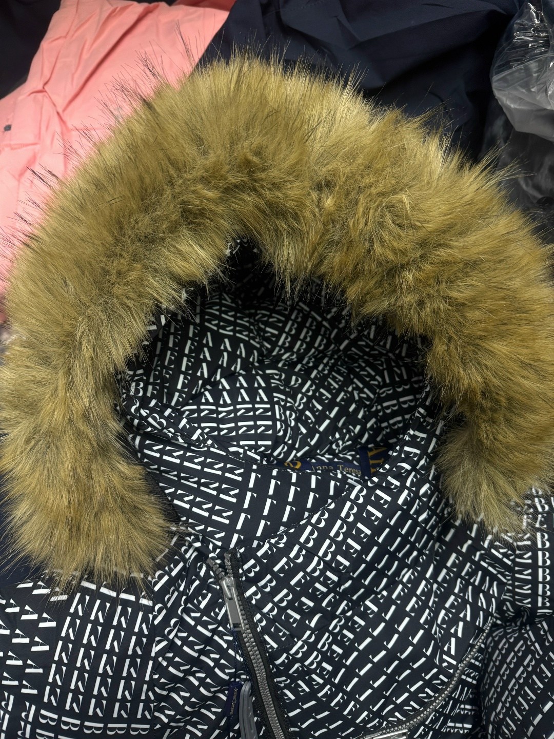 куртка borelli,зимняя куртка,куртка,меховая опушка xxl на капюшон из енота,парка с меховым